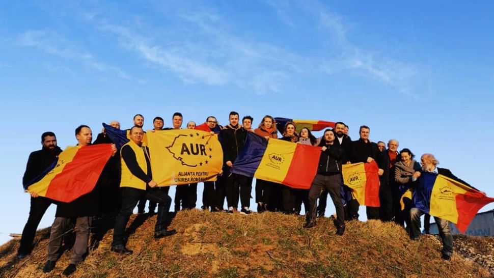 Un nou scandal marca AUR. Ar putea fi scos partidul lui George Simion în afara legii?