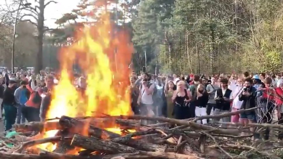 Incidente în Belgia - Intervenție ÎN FORȚĂ, cu tunuri de apă, a Poliției la un protest anti-restricții. Imagini ȘOCANTE - VIDEO