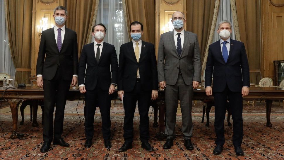 Scandal în coaliția de guvernare după gafele lui Voiculescu: Se cer demisii ale miniștrilor USR-PLUS