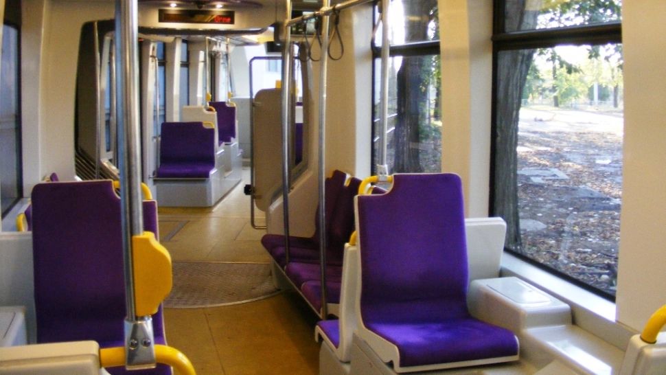 Moment amuzant - metoda inedită prin care a încercat un călător din tramvai să scape de controlori