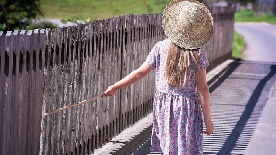 Bărbatul care ademenea COPII într-un parc din Slatina a fost reținut. Cine este agresorul sexual