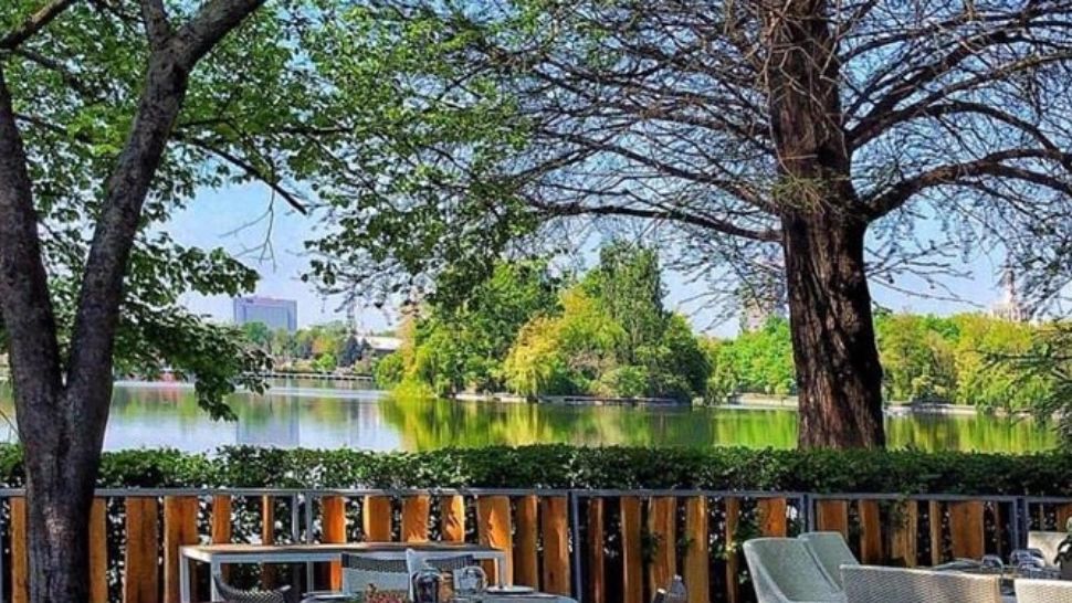 Cel mai mare parc al Bucureștiului, SUFOCAT de localuri - „Afacerea Herăstrău”. Chirii „de nimic”, la schimb cu încasări URIAȘE