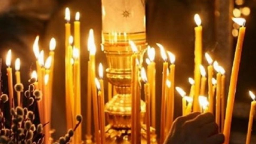 Cum se aprind CORECT lumânările pentru vii și adormiți. Chiar sunt sfințite în biserică?