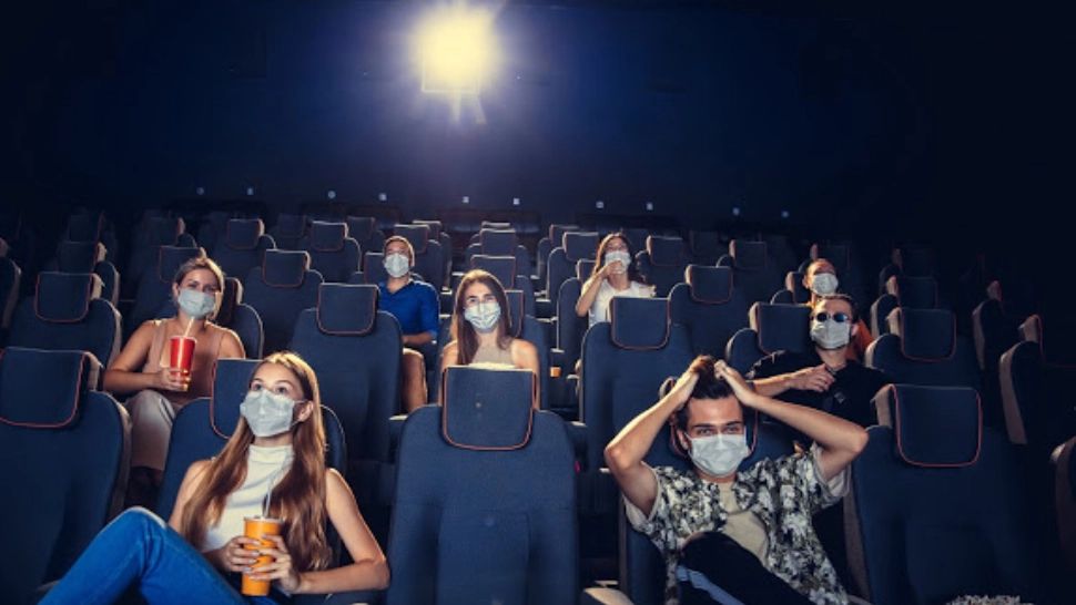 Fără MASCĂ la spectacole dacă ești vaccinat anti-COVID-19 - Care sunt toate variantele luate în calcul de Ministerul Culturii