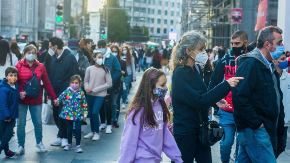 STUDIU. În ce mai au încredere românii. Sistemul medical şi mass-media nu sunt în preferințe