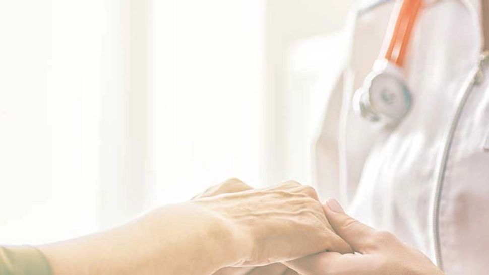 Cancerul, tratat cu promisiuni deșarte. Document-bombă: o operație pe zi la oncologie