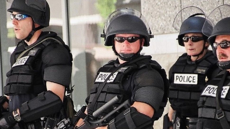 ATAC ARMAT în Statele Unite: un mort, mai mulți răniți 