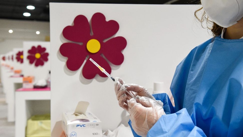 Mai mult de 54.000 de români s-au vaccinat anti-COVID în ultimele 24 de ore. Câte reacții adverse au fost raportate