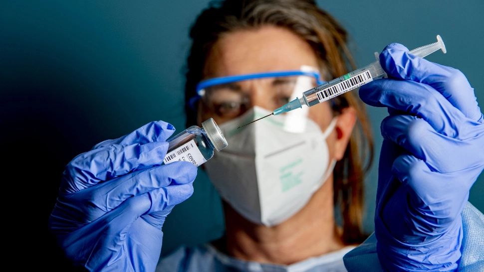 O nouă tranșă de vaccin Pfizer ajunge, astăzi, în România. Cum vor fi distribuite dozele