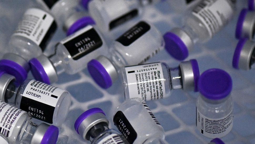 Zeci de cazuri de miocardită la persoane vaccinate cu Pfizer, în Israel. Ce spun reprezentanții companiei