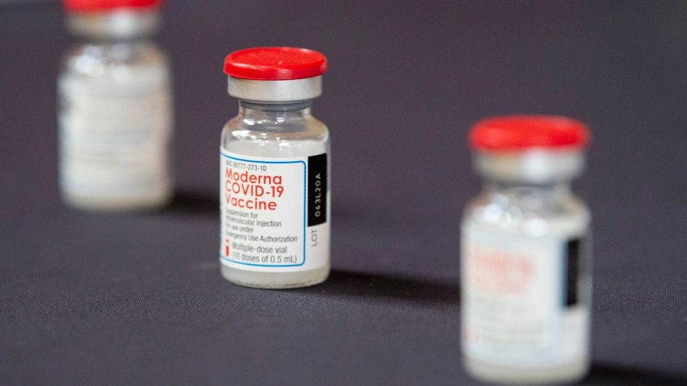 Moderna a primit undă verde pentru a livra fiole cu 15 doze de vaccin anti-Covid! Unde vor fi distribuite