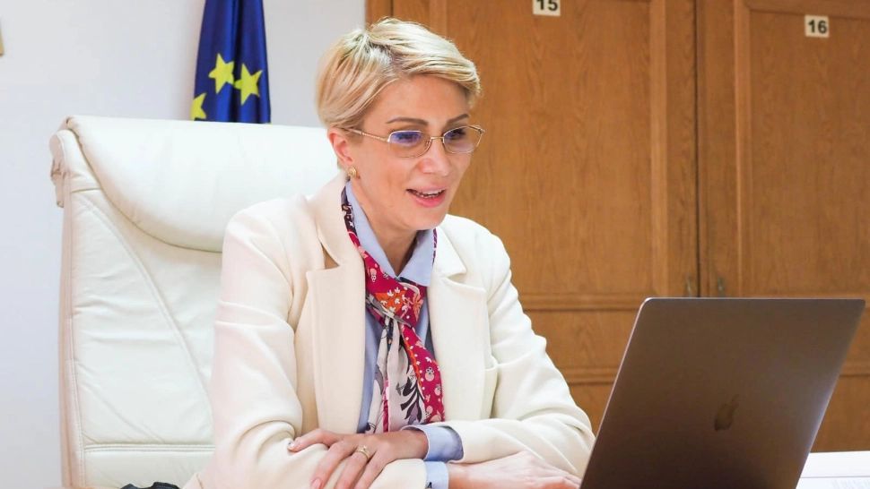 Raluca Turcan: Sunt 90.000 de români care nu pot primi nici PENSIA MINIMĂ