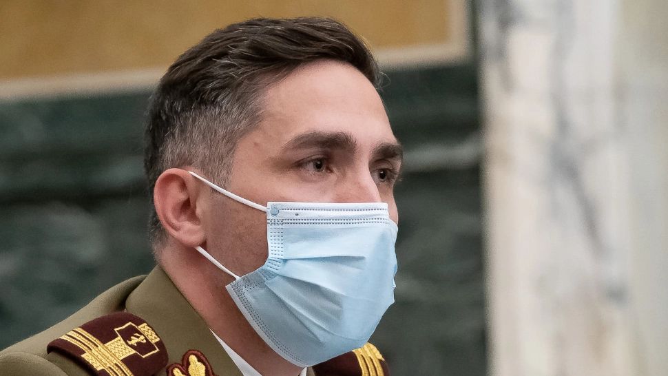 Valeriu Gheorghiță a prezentat DECIZIA AstraZeneca: „Este o posibilă reacție de cauzalitate cu formarea de cheaguri de sânge” - Ce se întâmplă cu vaccinul