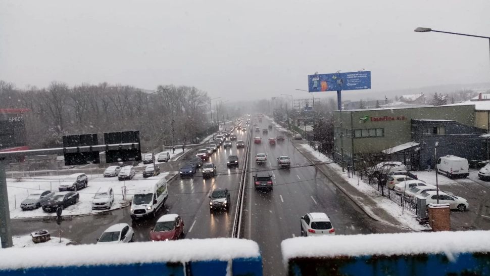 Revine iarna în București. Vremea se va răci accentuat și va ploua