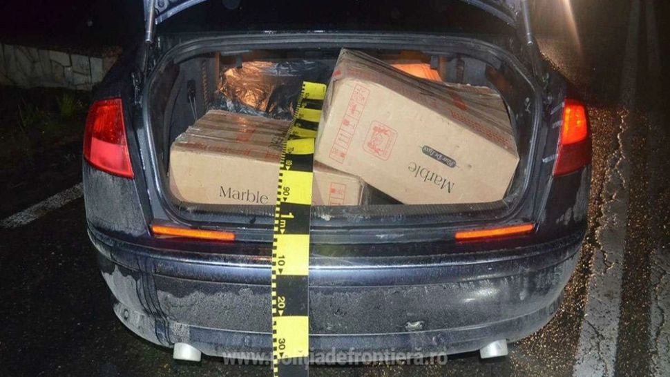 FOTO/VIDEO Urmăriri în trafic, focuri de armă și peste 8.000 pachete cu țigări de contrabandă confiscate, la Suceava