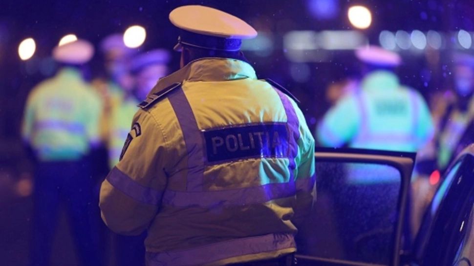  Petrecere cu 500 de persoane, spartă de polițiștii bihoreni! Administratorul localului, AMENDAT