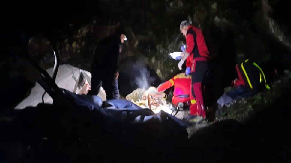 Tânăr înjunghiat în gât, la Peștera de Lapte - intervenție de urgență a salvamontiștilor