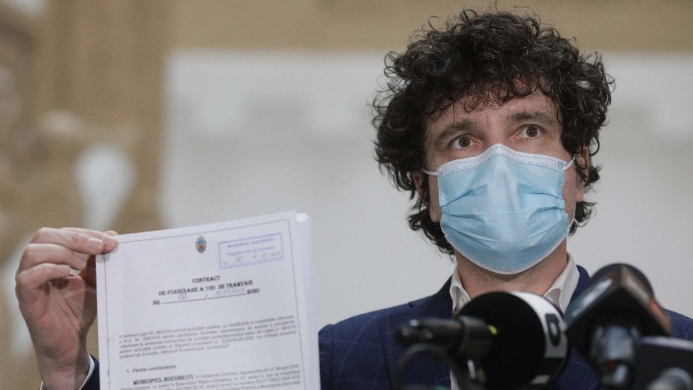 Nicușor Dan a semnat achiziția de noi mijloace de transport: „Primul tramvai va veni la București în august” 2022