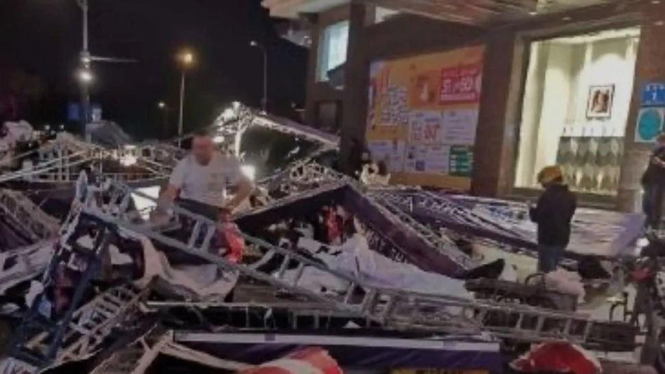 Stare de ALERTĂ în China! O furtună VIOLENTĂ a ucis 11 oameni, în apropiere de Shanghai. Peste 100 de răniți, mai multe persoane date dispărute