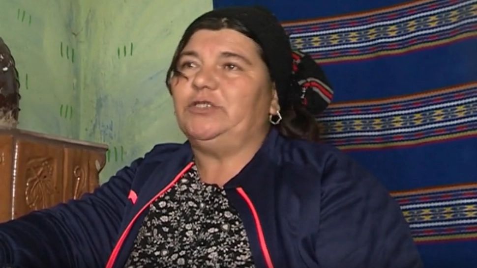 Realitatea de lângă tine - Daniela Constantin își crește singură cei 4 copii. Adolescență furată de sărăcie 