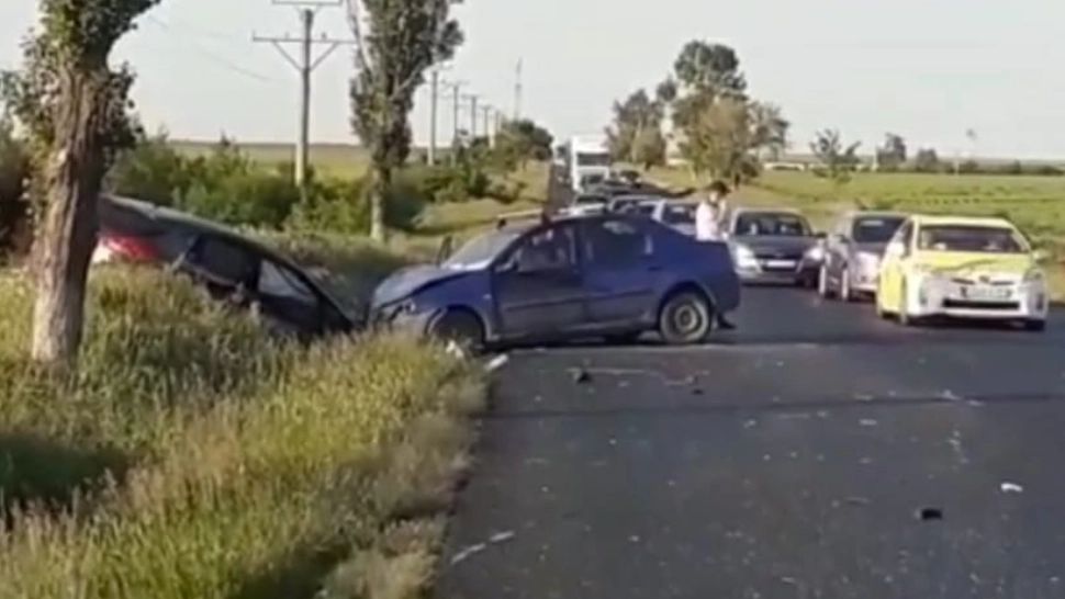 Accident GRAV la ieșirea din Slatina - 5 persoane RĂNITE și duse de urgență la spital după ce 3 mașini s-a ciocnit