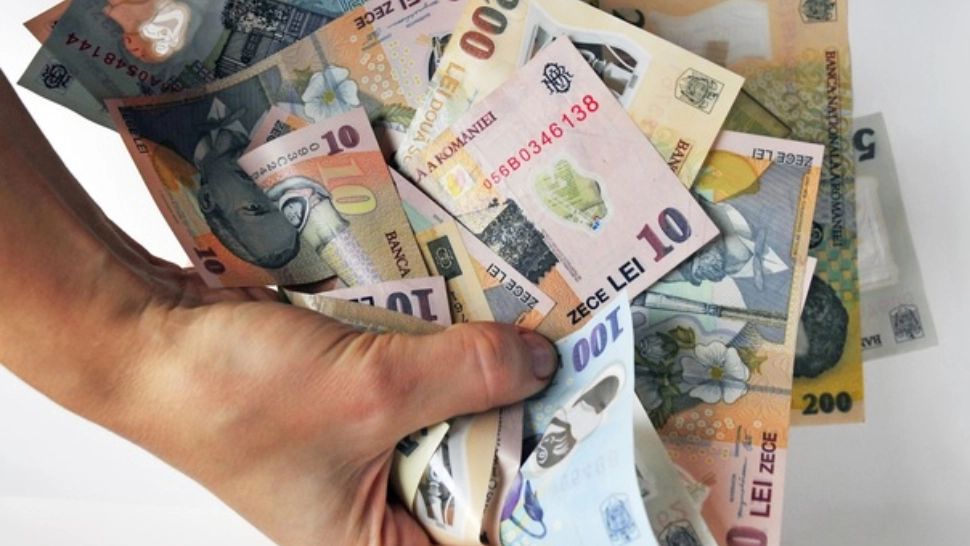 BNR: Consumul, principal motor al creşterii economice din 2021-2022