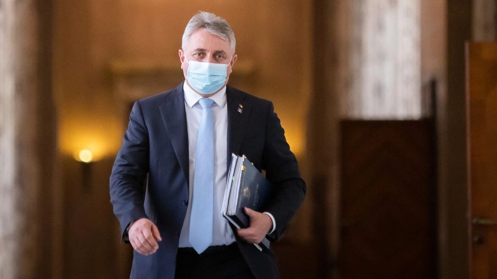 Lucian Bode a anunțat că MAI a realizat o captură-RECORD de arme de foc: „Vorbim de 2.850 de pistoale noi cu glonț”