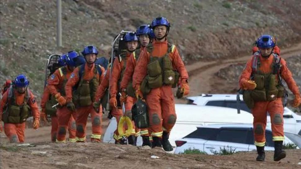 TRAGEDIE în China: Peste 20 de sportivi au murit ÎNGHEȚAȚI la un ultramaraton în munți, după fenomene meteo extreme