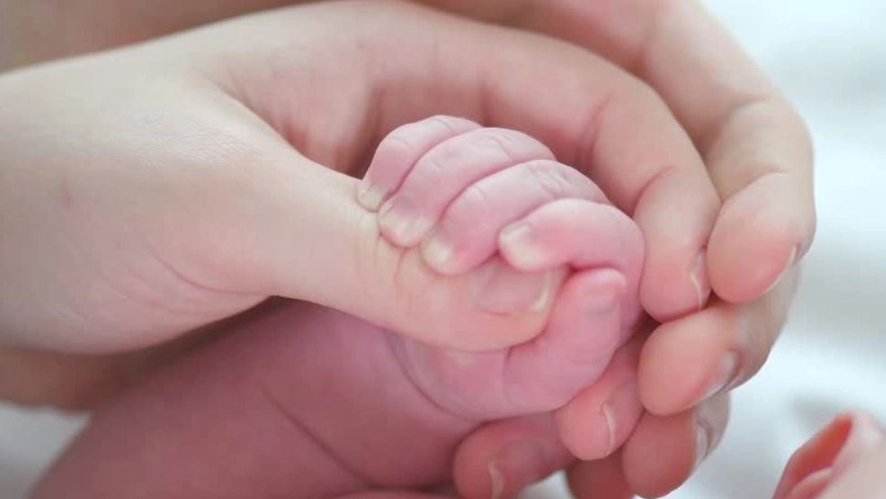 Numărul copiilor din România, în declin - Cu cât a scăzut rata de natalitate în 2020, primul an de pandemie