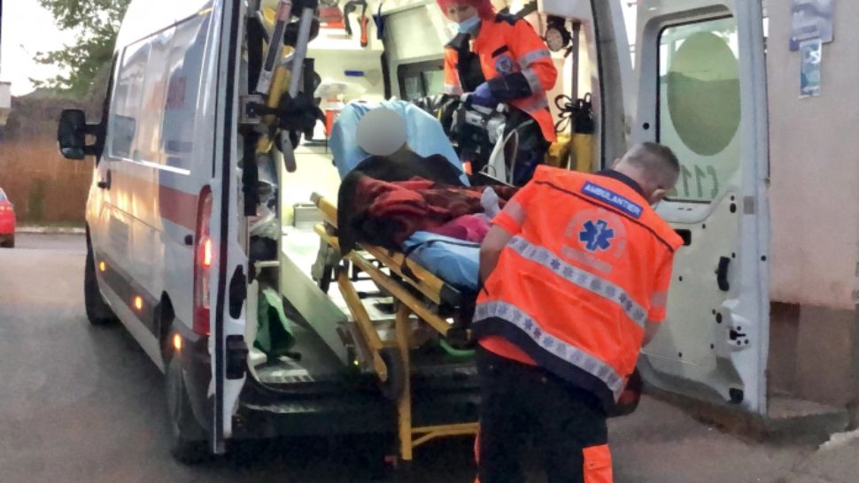 Acțiune de amploare pentru salvarea unor copii care au băut paracetamol. În câteva ore, de la Botoșani în București