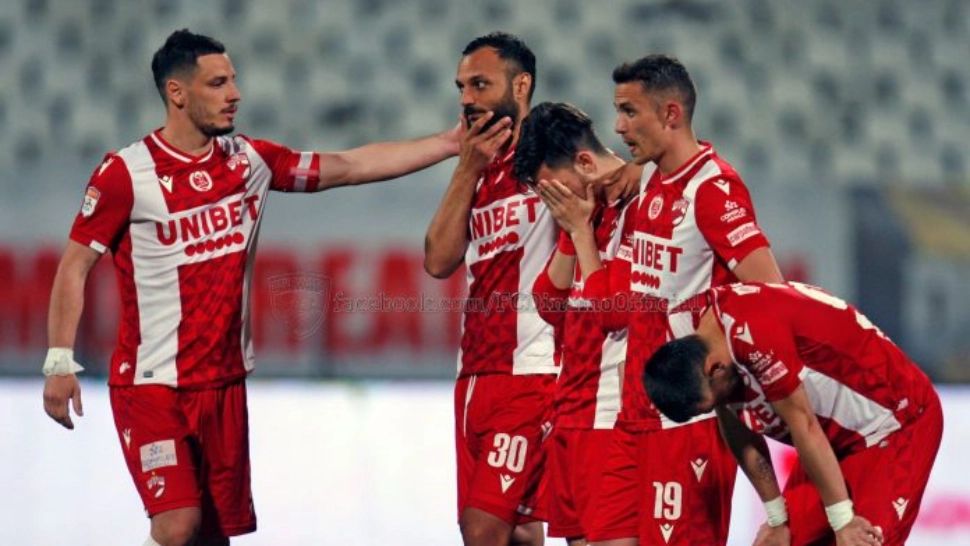 Dinamo nu scapă de probleme! "Câinii" pot rămâne fără 10 jucători de bază în această vară