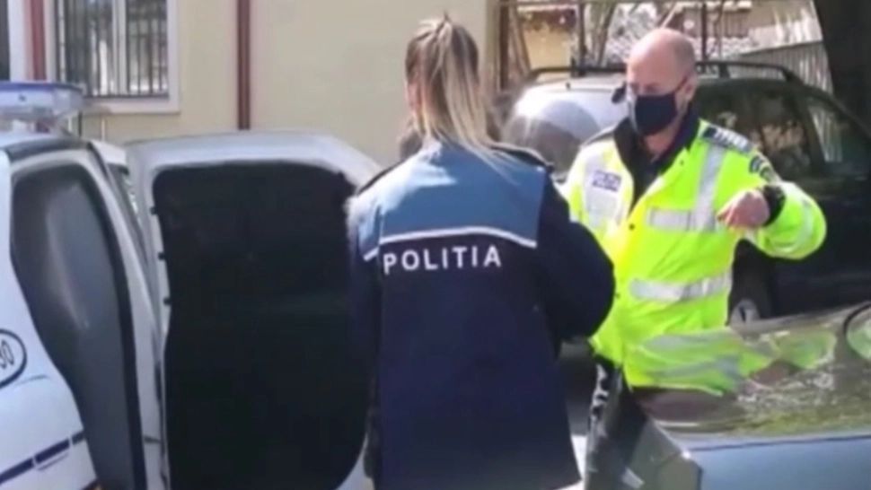 Craiovean reţinut după ce a forţat trei tinere din Dolj, Bacău şi Arad să se prostitueze