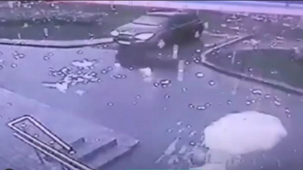 VIDEO - Fenomen foarte rar - Fulger urmat de ploaie de scântei - Imagini inedite 