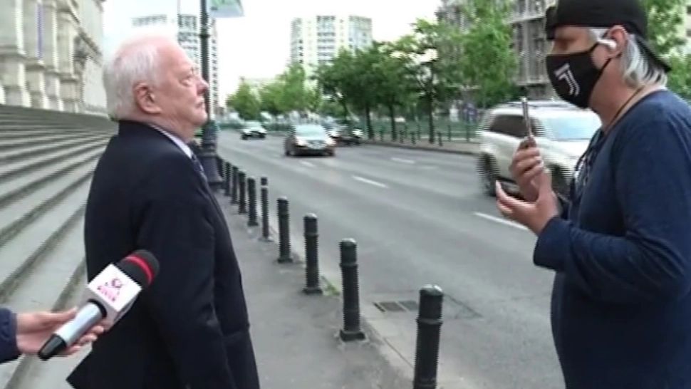 Gheorghe Ștefan "Pinalti" și Viorel Hrebenciuc, apostrofați la instanță de protestatarul Ceaușescu 