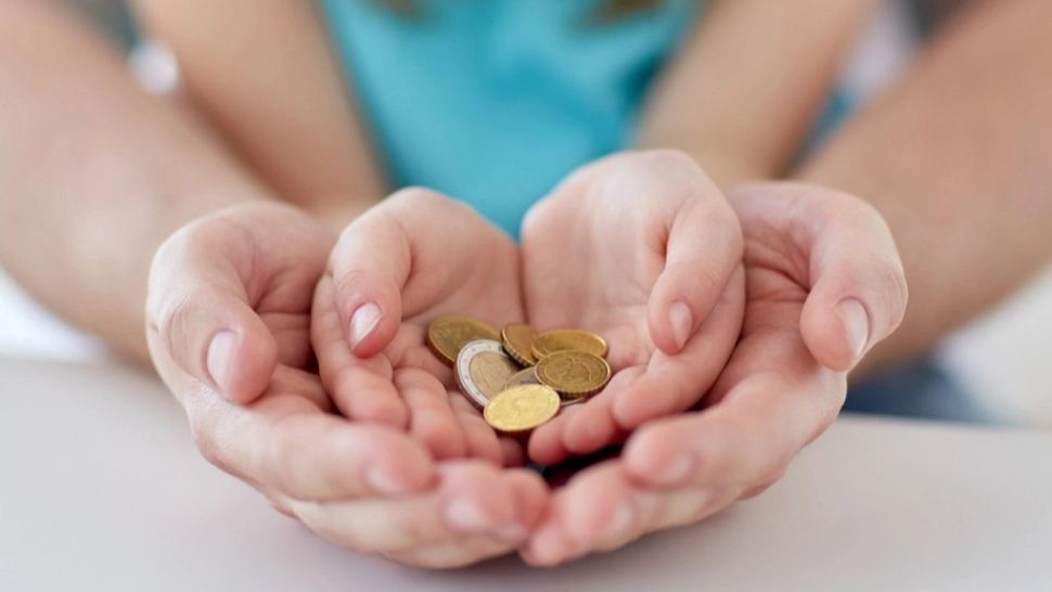 Când intră banii de ALOCAȚII pentru copii în luna iunie