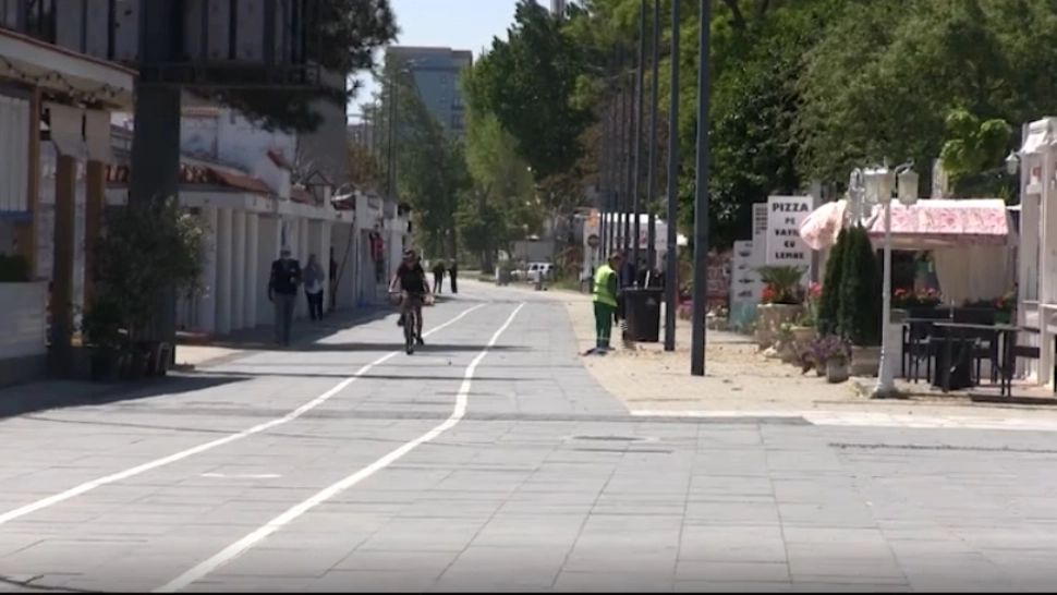 Alimentarele de pe litoral, la un pas să fie ÎNCHISE - Război între primărie și comercianții din Mamaia