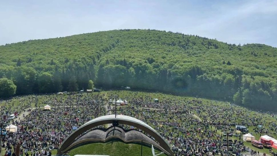 Pelerinaj în pandemie, la Șumuleu Ciuc, de Rusaliile catolice. Cei peste 30.000 de credincioși, așteptați și la vaccinare anti-COVID-19
