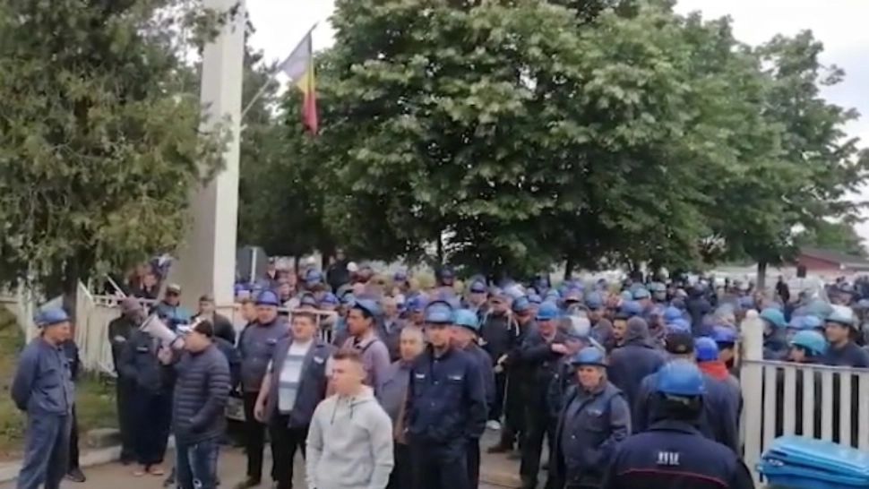 A opta zi de proteste, la Caracal. Sute de muncitori, în grevă