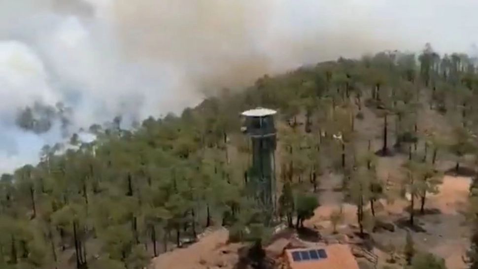 Tenerife, insula preferată de turiștii români, lovită de un incendiu devastator