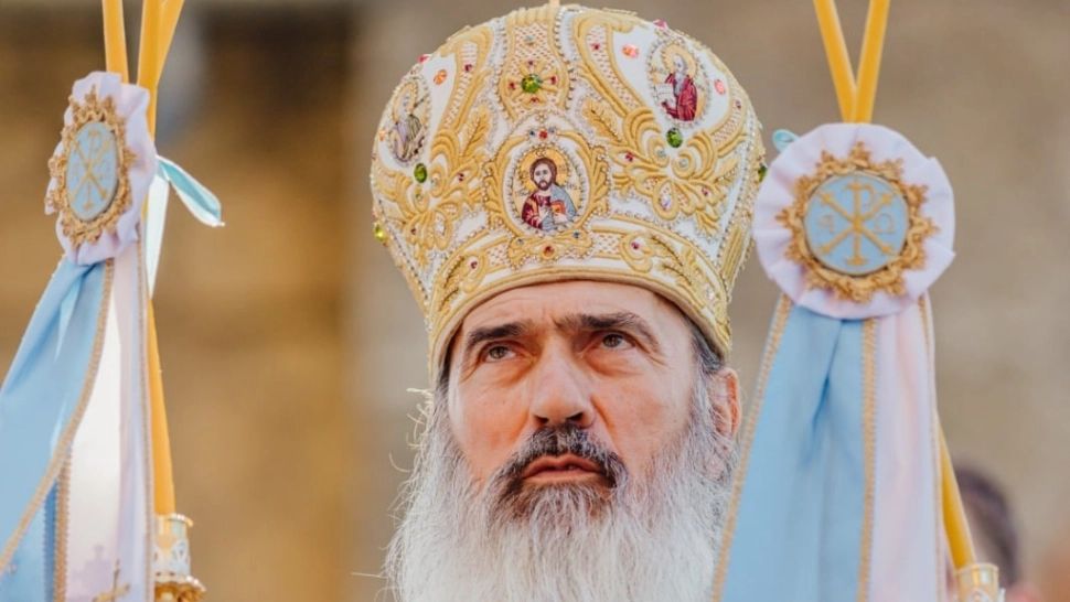 Un post de radio, amendat după ce ÎPS Teodosie a spus că femeile abuzate trebuie „să-şi ducă crucea”