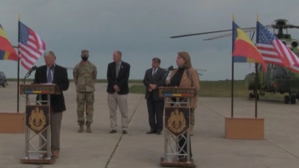 Delegație a Congresului SUA, în vizită în România, mesaj pentru Putin de la Baza aeriană de la Kogălniceanu