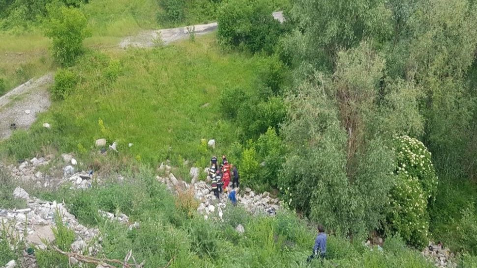 VIDEO Bătrân găsit în zona unei mlaştini din Slatina. Era dispărut de trei zile