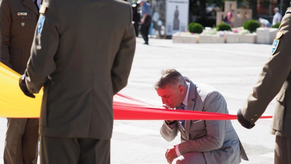 Bode, de Ziua Drapelului Național: Fiecare român, indiferent unde se află, să aibă ca reper simbolurile naționale