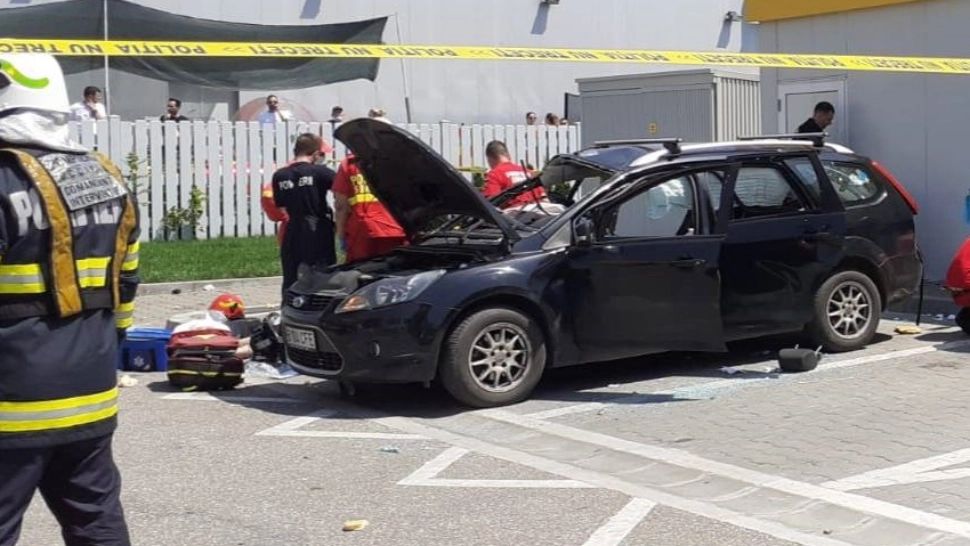 ALERTĂ în Capitală: O butelie a EXPLODAT într-o mașină - Un tânăr a MURIT! Întreaga zonă a fost SECURIZATĂ