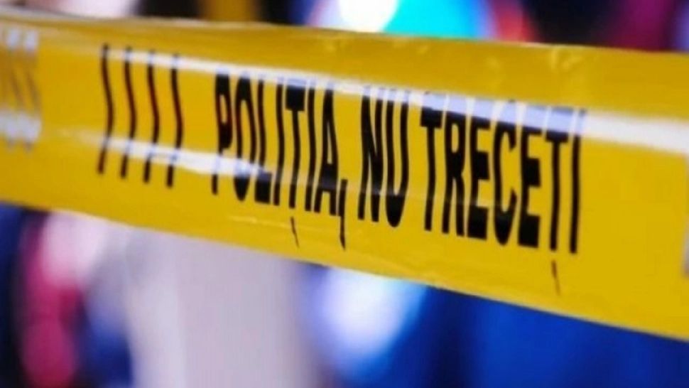 Tânăr de 20 de ani găsit spânzurat în curtea casei! Medicii au încercat în zadar să îl resusciteze