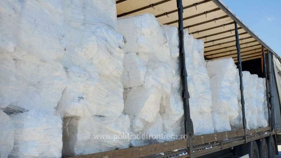 Peste 10 tone de deșeuri transportate ilegal din Bulgaria, oprite în Vama Giurgiu. Care era DESTINAȚIA transportului