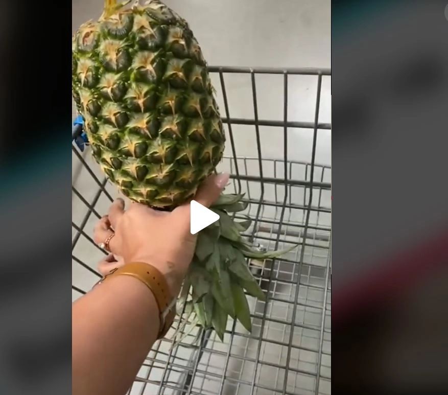 VIDEO – Ce înseamnă când vezi pe cineva că are un ananas pus invers în coșul de cumpăraturi. Mesajul pe care vrea să-l transmită despre viață să intimă