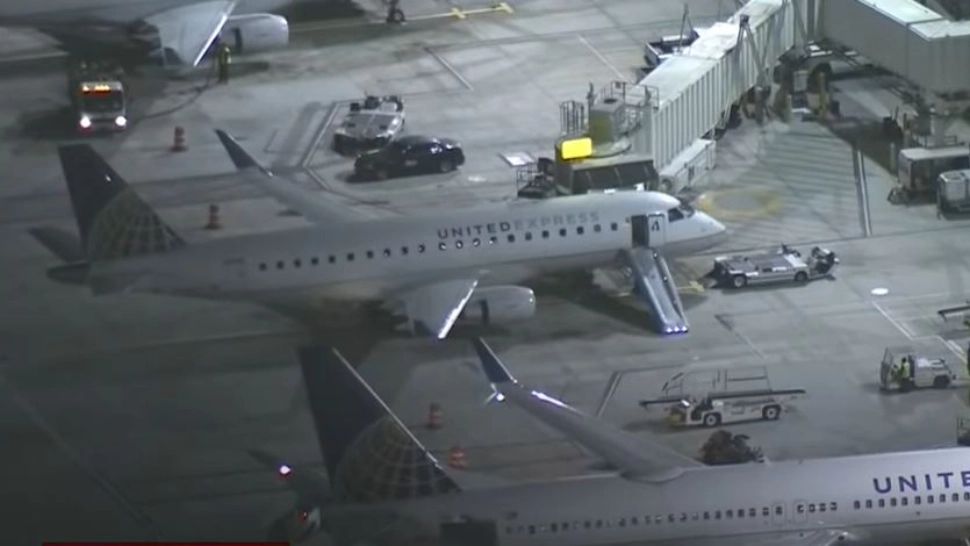 VIDEO - Incident șocant pe aeroport - A sărit din avionul care se pregătea să decoleze
