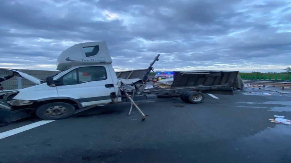 Accident GRAV pe A1: Victima găsită în stop cardio-respirator a decedat