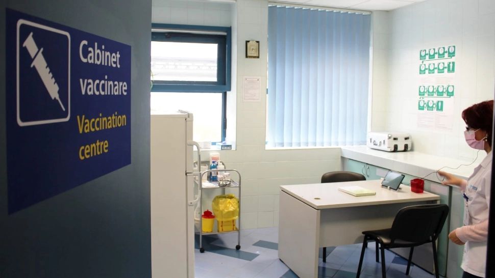 Cabinet de vaccinare anti-Covid NON-STOP la aeroportul Henri Coandă. Cine se poate imuniza și cu ce ser